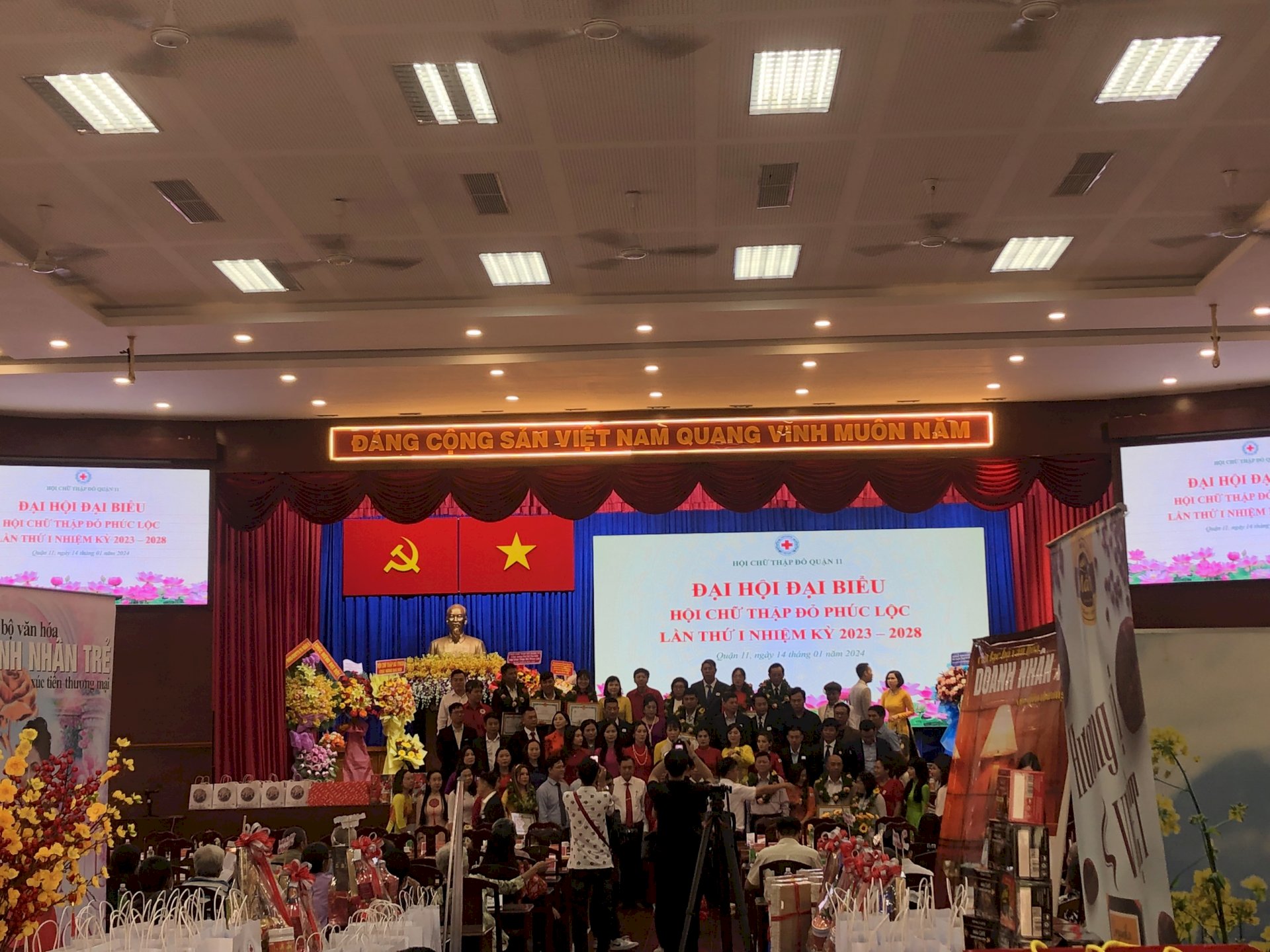 Trang Báo Nhân Dân đưa tin Hội chữ Thập Đỏ Phúc Lộc vận động hơn 5,1 tỷ đồng thực hiện công tác an sinh xã hội