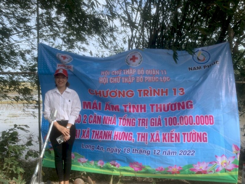 Hội chữ thập đỏ Phúc Lộc khởi công  tặng nhà Bà Lê Thị Ngọc Tuyết  và quyên góp nóng  51 triệu đồng giải chấp vay vốn ngân hàng 