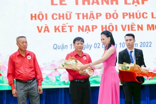 Hội chữ thập đỏ Phúc Lộc trong ngày thành lập 