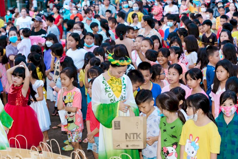 Trung Thu Yêu Thương cho 1250  trẻ em Xuân Thiện, Thống Nhất Đồng Nai tặng kèm 20 bảo hiểm y tế học đường