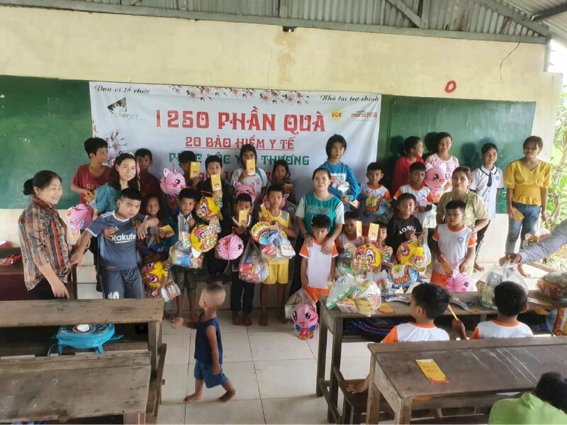 Trung Thu Yêu Thương cho 1250  trẻ em Xuân Thiện, Thống Nhất Đồng Nai tặng kèm 20 bảo hiểm y tế học đường