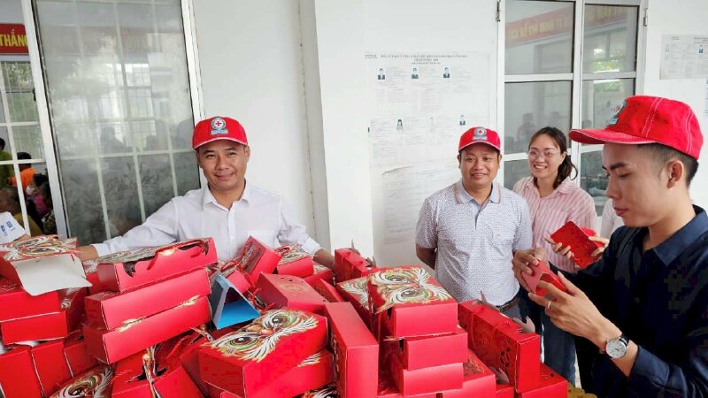 Hội Chữ thập đỏ Phúc Lộc tham gia chương trình Khám Bệnh &Tặng quà 300 người dân có hoàn cảnh khó khăn tỉnh Sóc Trăng 