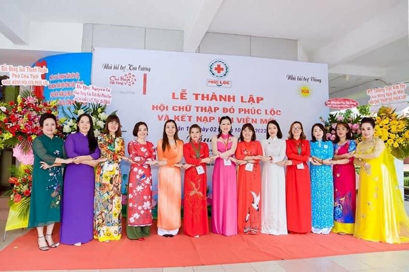 Trang tin Thành Ủy TPHCM đưa tin Hội chữ Thập Đỏ Phúc Lộc quyên  góp hơn 5,1 tỷ đồng chăm lo cho người nghèo 